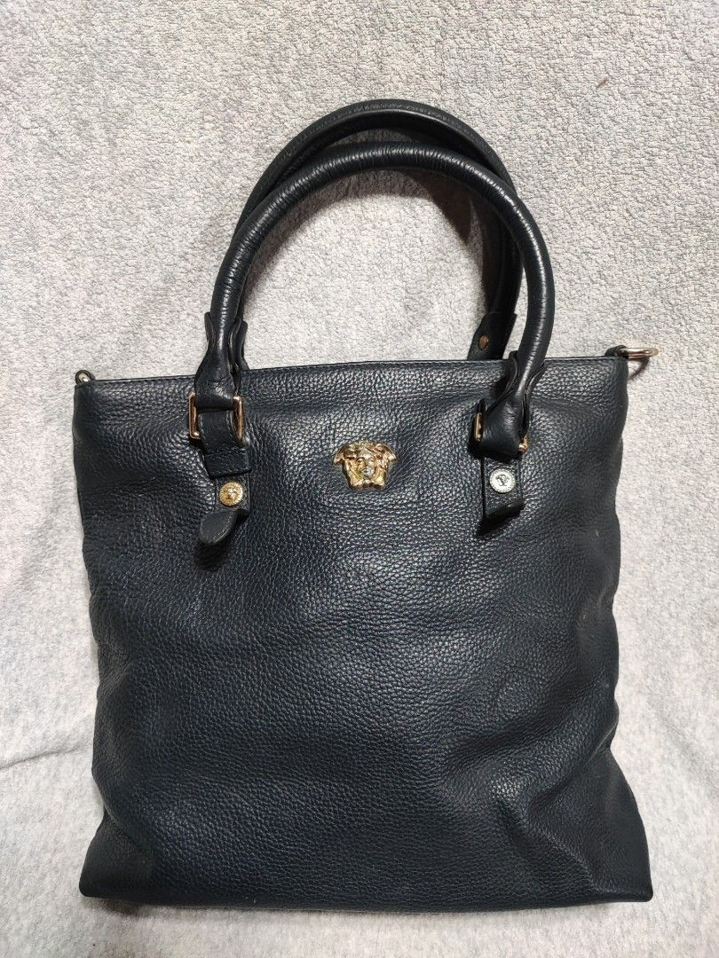 Versace La medusa leather tote (Category: Luxury Bags & Wallets) located in Baguio. Submitted by jayrgijc52758 (Listing ID 1340295823, Image 1). Description: Versace La medusa leather tote Medium size No major flaw 2500.