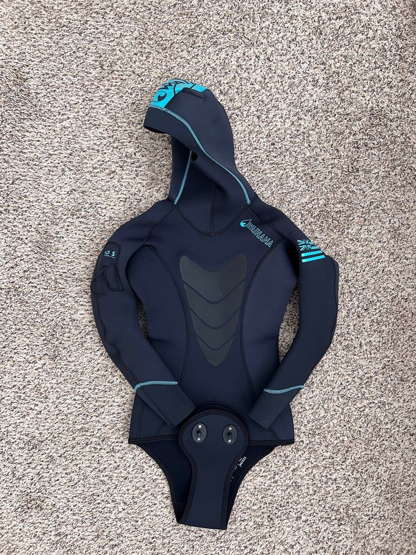 Waihana wetsuit Essentials (Category: Water Sports) located in Cavite. Submitted by fordeclutter (Listing ID 1340475158, Image 1). Description: Waihana wetsuit Essentials Black Size: XXS 3.0mm RFS: wrong size.