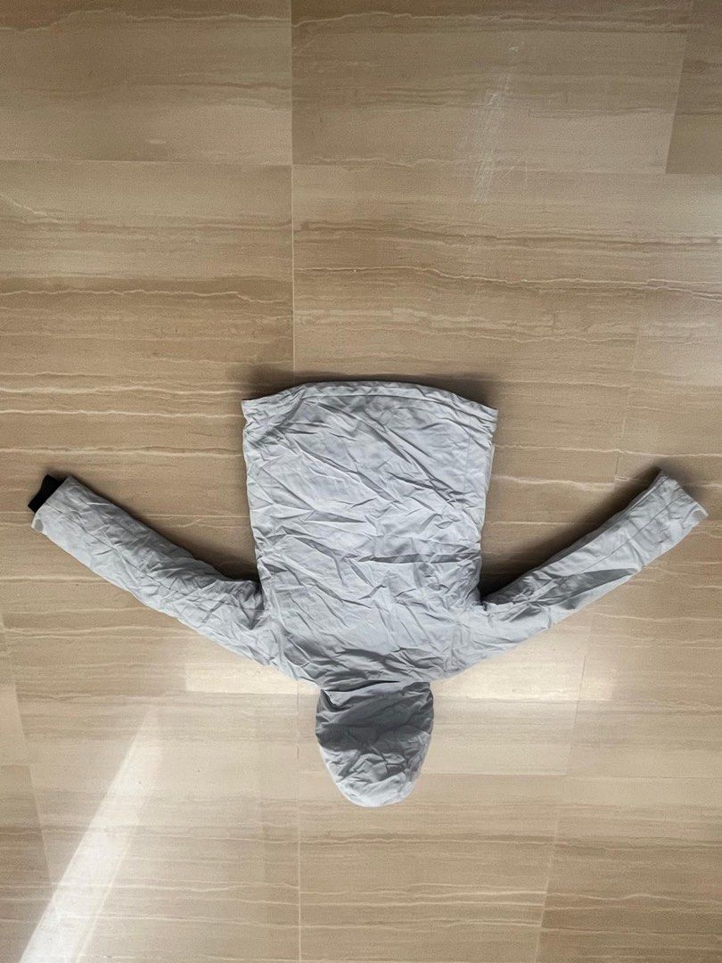 Winter Jacket (Category: Babies & Kids Fashion) located in Singapore. Submitted by seaview78 (Listing ID 1340334125, Image 2). Description: Winter jacket, perfect for ski holiday or walking outside Size: 14 years old In very good condition .