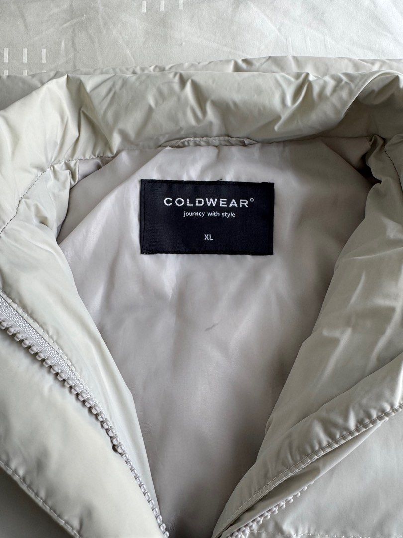 Winter Jacket (Category: Coats, Jackets and Outerwear) located in Singapore. Submitted by lovely.sun.316 (Listing ID 1340343733, Image 3). Description: XL for Kid size A bit yellowish (over time keeping) but not obvious in certain angle Still in good condition (90% duck down and 10% feather) keep body warm.
