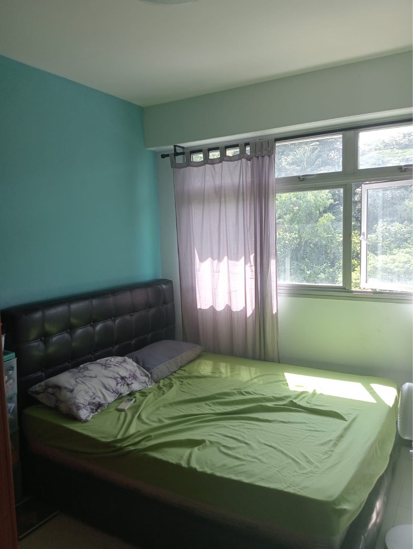 (Category: ) located in . Submitted by shoppe428 (Listing ID 1340618298, Image 1). Description: .