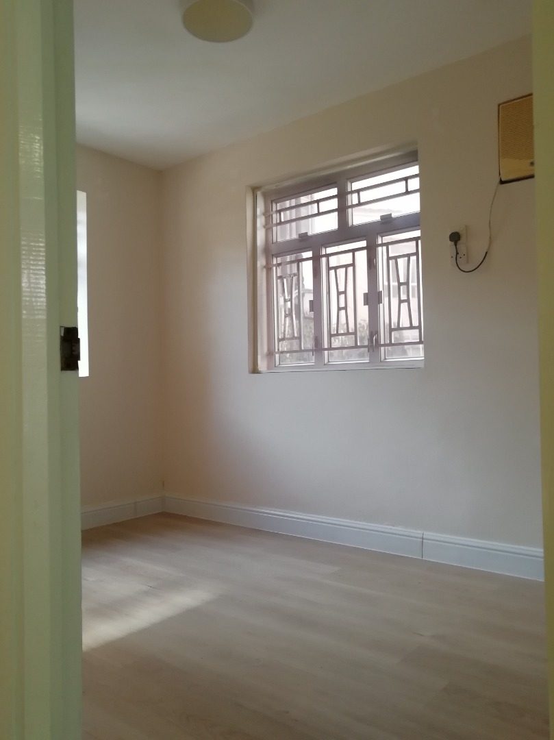 Commission-free village house and small entire building near Light Rail Station and West Rail with parking space. Contact: 160932035, Chung Shing63438491593603112