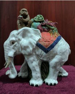 (Category: ) located in . Submitted by eun.yi.antique (Listing ID 1340582508, Image 1). Description: .