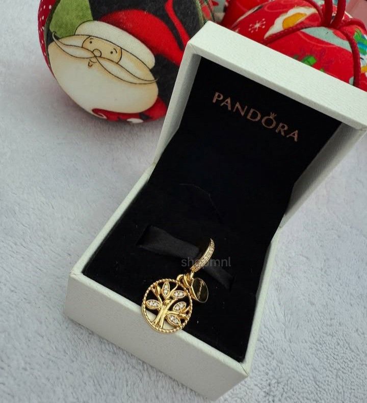 Pandora shine family tree store