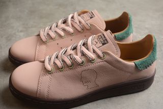 (Category: ) located in . Submitted by outletshoes (Listing ID 1340614274, Image 1). Description: .