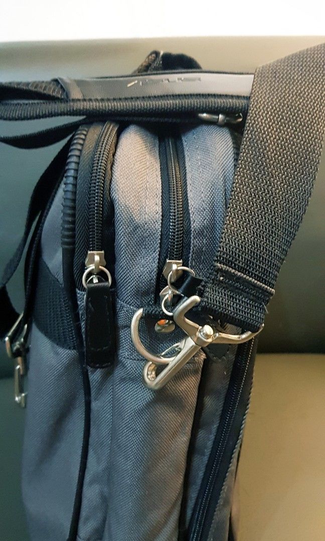 ASUS Laptop Travel Bag (Category: Laptops & Notebooks) located in Cavite. Submitted by jmy826 (Listing ID 1340587044, Image 1). Description: 🧡Preowned Travel Bag Brand: ☑ASUS 1,100 php Item condition and descriptions, Satisfactory bag upkeep and wear is almost unnoticeable. Still solid as new 👌 It is a 2 Large padded compartments bag can fit 15.7" laptop.. Has sub sections for your gadgets/accessories, and belongings.. Has trolley ready strap a