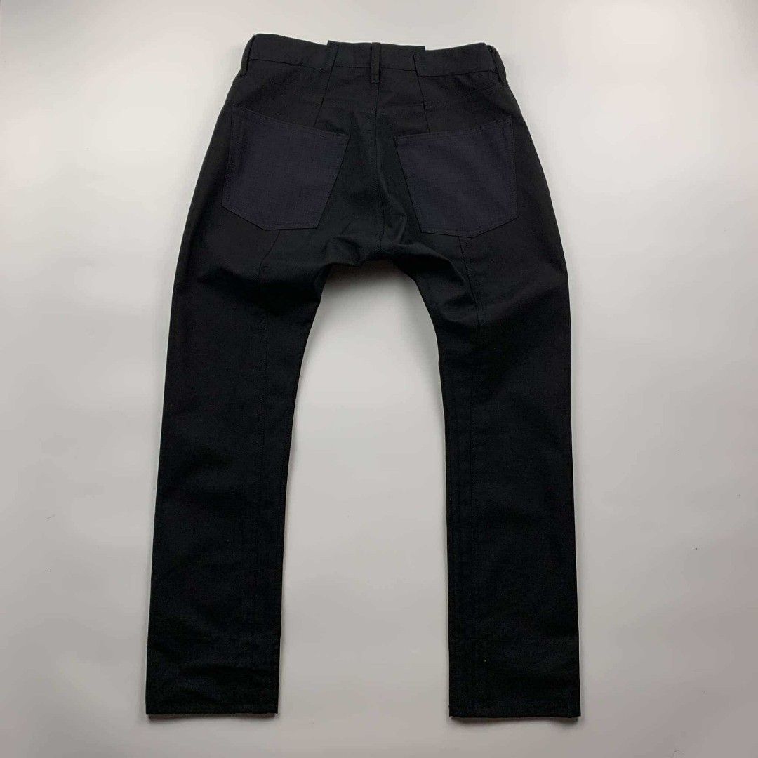 A/W 18 Junya Watanabe Man 3M Cuff Pants (Category: Trousers) located in Paranaque City. Submitted by ragrepository (Listing ID 1340478446, Image 3). Description: Junya Watanabe Man Features- 3M Cuffs, Ripstop Fabric , Water Repellant Fabric Tagged as XS Waistline- 15" (30) Inseam-27.5" Outseam- 38" Front rise- 12.5" Back rise- 16" Thigh- 12" Knee- 7.5" Leg opening- 7" 5,000+shipping fee.