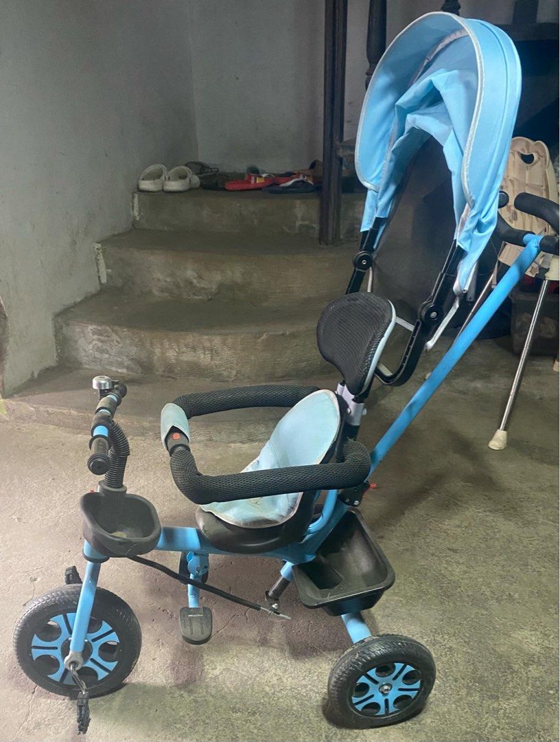 Baby Stroller/Bike (Category: Strollers) located in Marilao. Submitted by shaynhea (Listing ID 1340549342, Image 2). Description: di po nagamit nung baby, nastuck lang sa garahe kaya marumi.