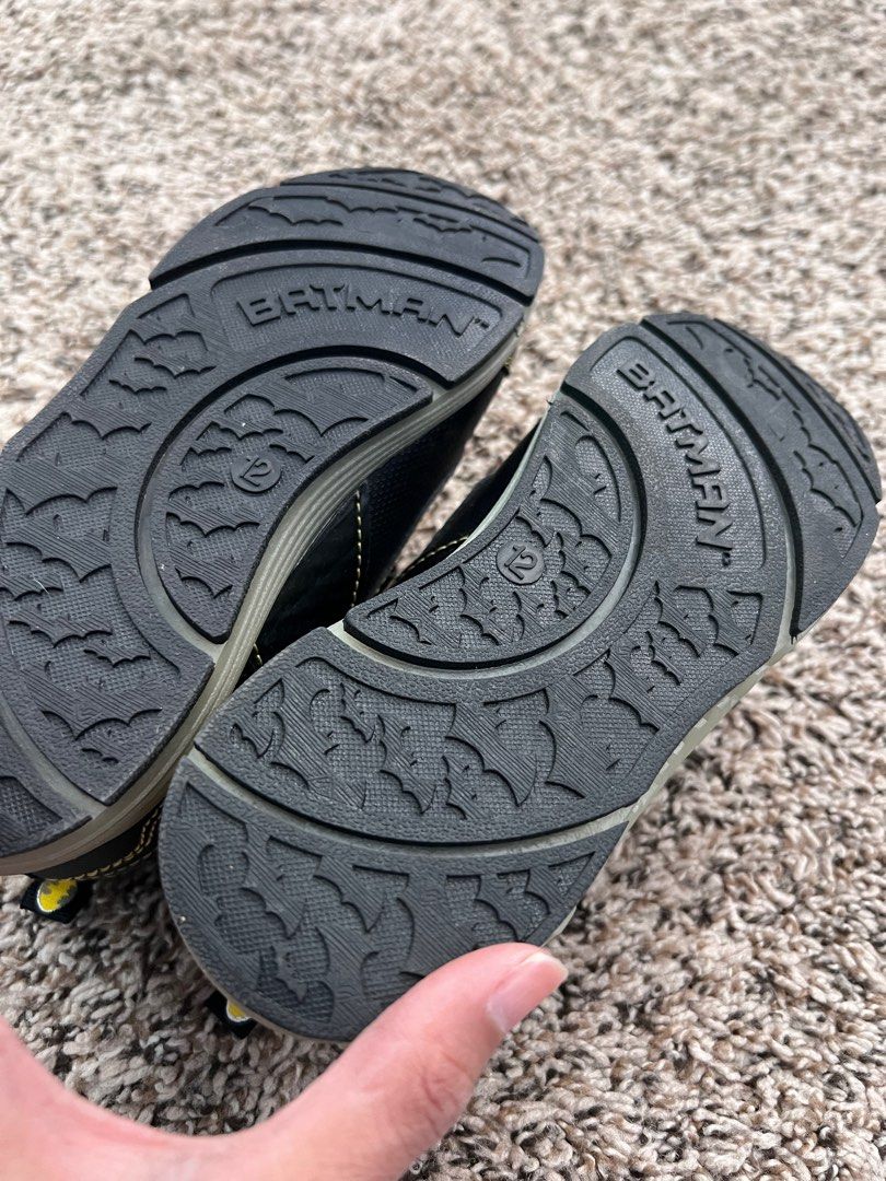 Batman shoes for kids (Category: Babies & Kids Fashion) located in Cavite. Submitted by fordeclutter (Listing ID 1340661937, Image 2). Description: Shows for boys 4-7 years old No tag no box .