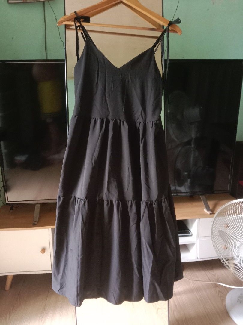 Black self tie tiered dress (Category: Dresses) located in San Jose del Monte. Submitted by greynclark (Listing ID 1340618768, Image 2). Description: .
