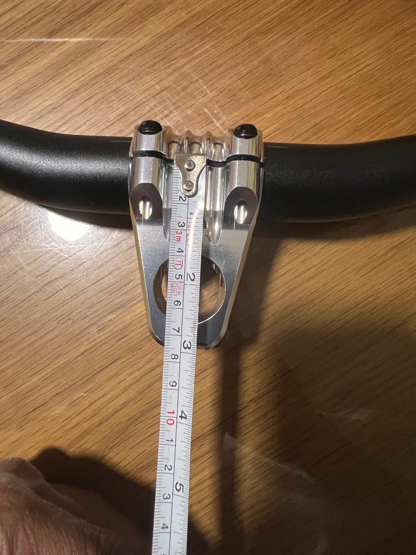 Deity Handle Bars (Category: Parts & Accessories) located in Singapore. Submitted by foxtrot1980 (Listing ID 1340581221, Image 3). Description: Rise 9 cm Used once. For sale at $200/-. Self collect Woodlands Street 32 (730326)..