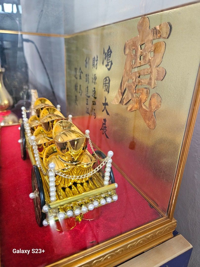 Display (Category: Religious Items) located in Singapore. Submitted by jasonn2323 (Listing ID 1340488286, Image 4). Description: 神庙庆祝周年纪念 福物投标 斗天官 $888.
