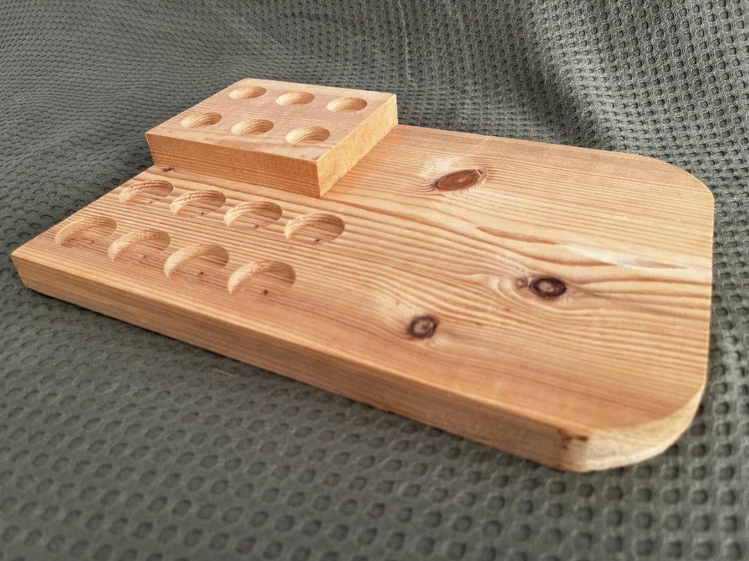 Essential Oils & Diffuser Display Rack (Category: Home Improvement Tools & Accessories) located in Singapore. Submitted by nrlnbh (Listing ID 1340481237, Image 1). Description: Essential oils display rack 6 small holder 8 big holder 20.5cm x 30.6cm wooden space to place your diffuser #Young Living #Doterra.