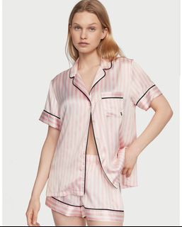 (Category: ) located in . Submitted by stylewithj (Listing ID 1340511072, Image 1). Description: .
