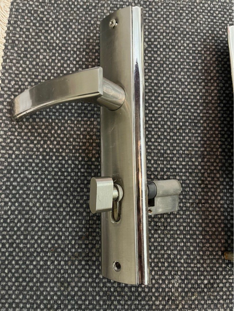 Hafele Mortise Lock with Lever Handle Set (Category: Locks, Doors & Gates) located in Quezon City. Submitted by maynmiguel (Listing ID 1340599629, Image 2). Description: Brand: Hafele Model: Lever set with Mortise Lock Rfs: replaced with new smart lock All parts complete, works perfect with no issue Payment via gcash or bank transfer Product has no issues. It was replaced with a smart mortise door lock. Ready for shipment anytime. Payment via gca
