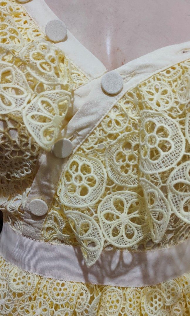 insp.guipure.frill.mini.dress (Category: Dresses) located in Taguig. Submitted by le.amethyst (Listing ID 1340489826, Image 3). Description: 📢 LAST PRICE POSTED 📢 NO HAGGLING! 🌻AC: Yellow 🌻off shoulder 🌻with side pocket 🌻ruffle lace 🌻inner lining 🌻zip back 🌻Best fit: Small - Medium (M on tag) 🌻B: up to 33" 🌻W: 27"-28" 🌻Length: 24" (from ilalim ng kili-kili).