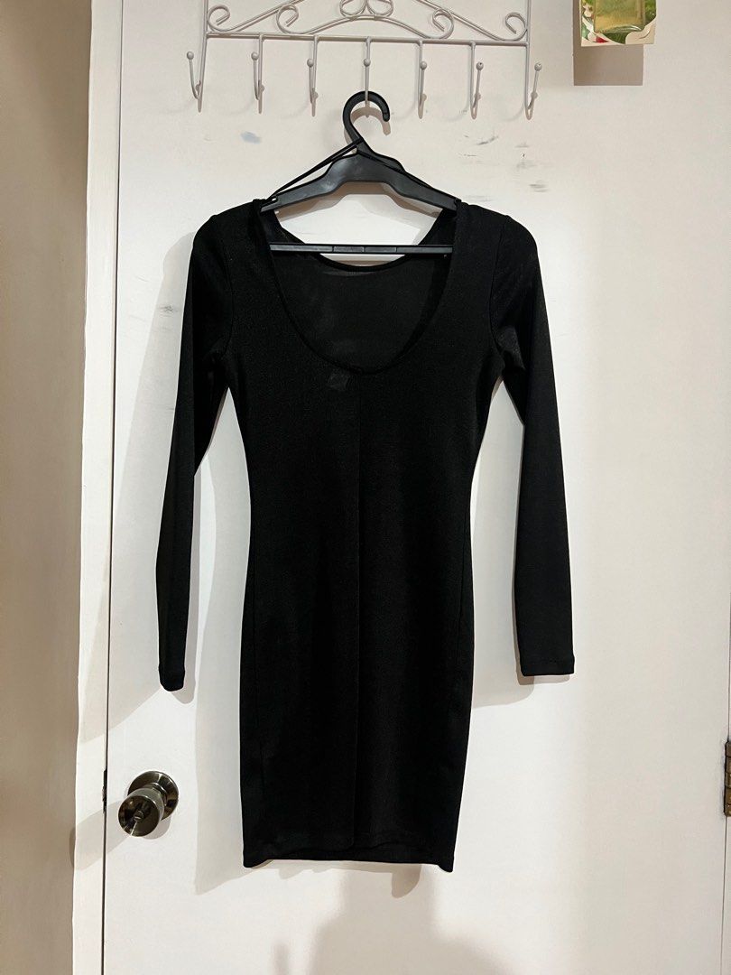 Long sleeve Bodycon Black Color (Category: Dresses) located in Quezon City. Submitted by rodj05 (Listing ID 1340501950, Image 2). Description: .