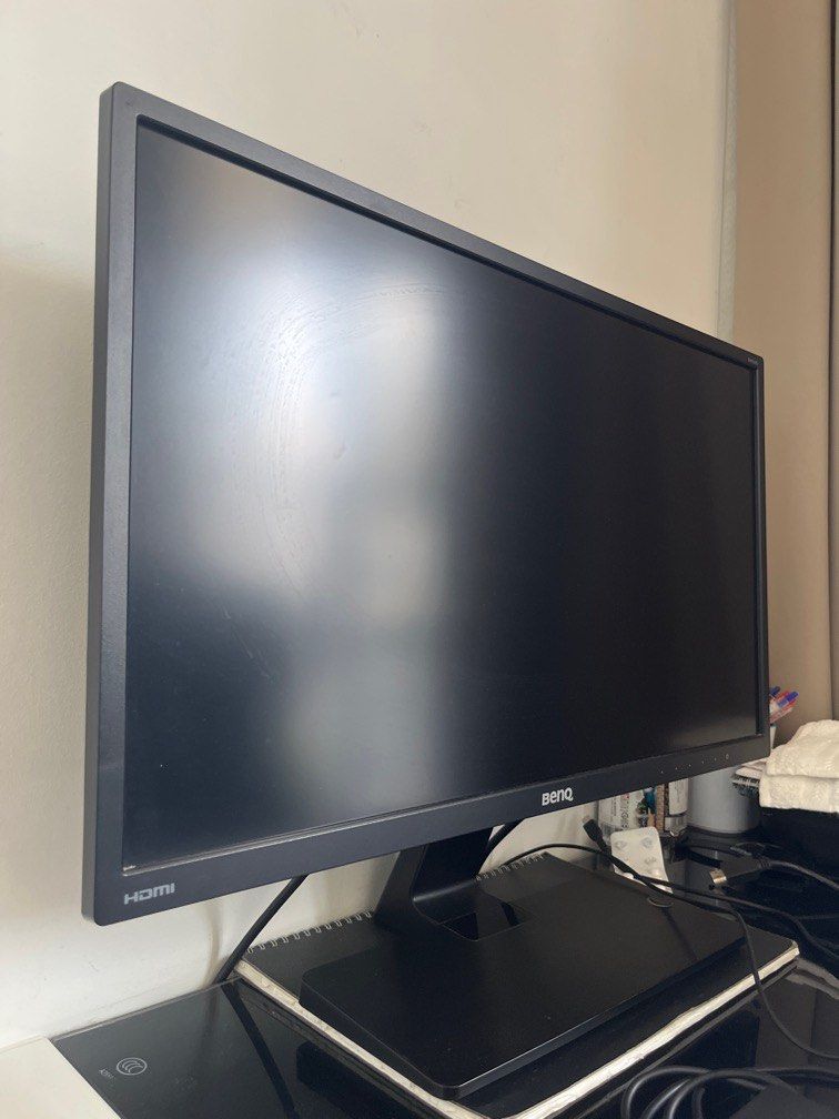 Monitor (Category: Monitor Screens) located in Singapore. Submitted by iloveicedlemontea123 (Listing ID 1340483294, Image 2). Description: BenQ brand.