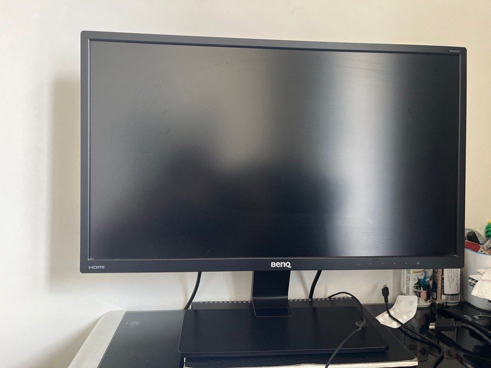 Monitor (Category: Monitor Screens) located in Singapore. Submitted by iloveicedlemontea123 (Listing ID 1340483294, Image 1). Description: BenQ brand.