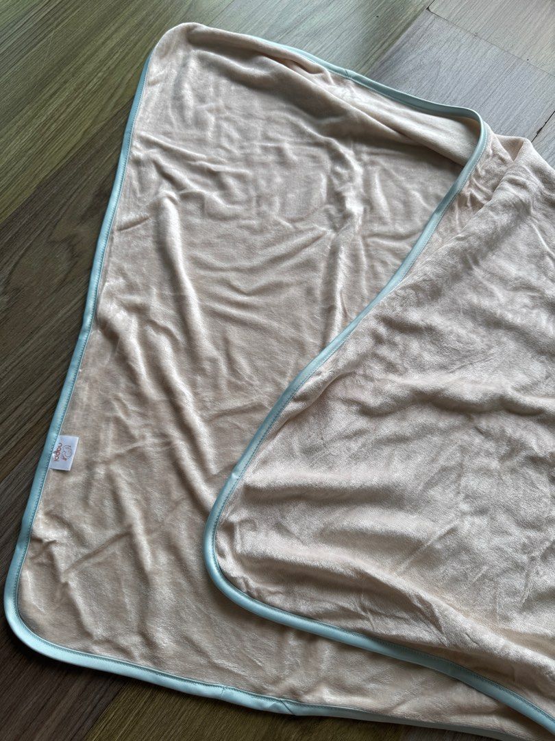 Nappy organic baby blanket. Super soft (Category: Other Baby Bathing & Changing Needs) located in Quezon City. Submitted by cindoypalaboy (Listing ID 1340670821, Image 2). Description: Good as new. Loc: horseshoe, cubao qc. Near robinsons magnolia Shipping thru grab/lalamove or thru courier (j&t or gogoexpress).