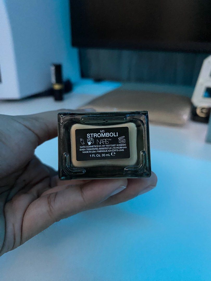 Depot NARS Light Reflecting Foundation (Category: Makeup) located in Taguig. Submitted by prelovedby.em (Listing ID 1340644147, Image 2). Description: Shade: Stromboli - Depotted (Takal) - 5 pumps per container - not sure ilang grams ang 5 pumps but i will put it on a 5g container - All depot containers well sanitized.