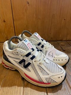 (Category: ) located in . Submitted by s3_sneakershirtstore (Listing ID 1340584801, Image 1). Description: .