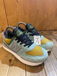 (Category: ) located in . Submitted by s3_sneakershirtstore (Listing ID 1340586373, Image 1). Description: .