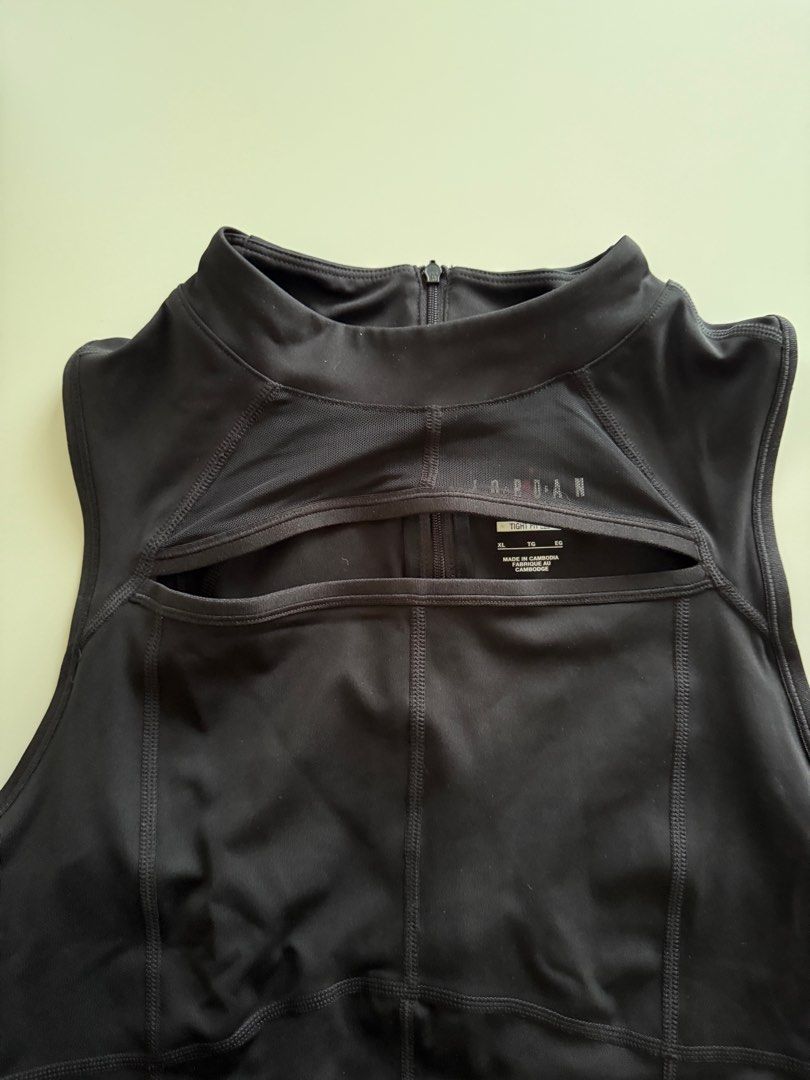 Nike Jordan Sport Crop Top (Category: Sleeveless) located in Davao. Submitted by everythingisverynice (Listing ID 1340534218, Image 2). Description: never been used, with tags rfs: wrong size .