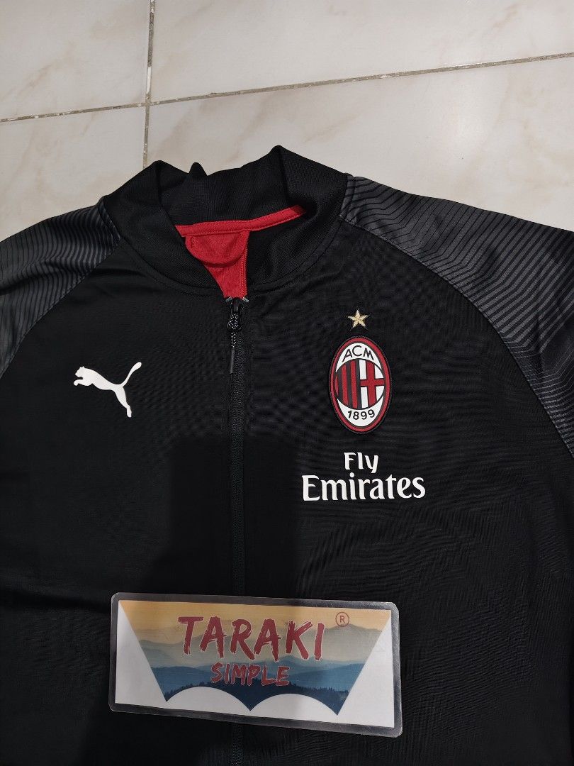 PUMA FLY EMIRATES ACM (Category: Coats, Jackets and Outerwear) located in Baguio. Submitted by igorotak.111.taraki.com (Listing ID 1340645381, Image 3). Description: FS PUMA FLY EMIRATES ACMILAN DRYCELL ZIPPED JACKET GOOD AS NEW NO ISSUES SOBRANG IGOP NITO❤️ L-23.5 W-21 CAN FIT M-L CAN DO DIRECT PM TO PIRCHASE FOR FASTER TRANSACTION THANKYOU 🙏❤️ ASKING PRICE 2880 FREE SF.