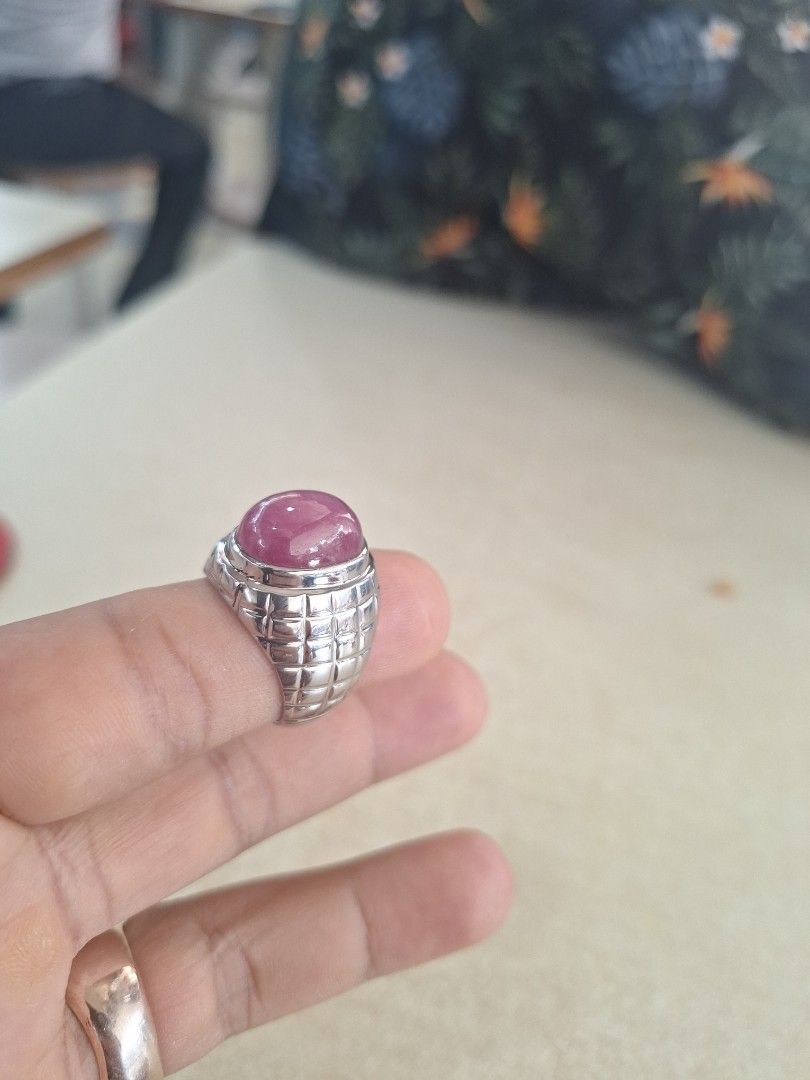 Ruby star (Category: Jewelry) located in Singapore. Submitted by pak.anchos (Listing ID 1340526907, Image 3). Description: .