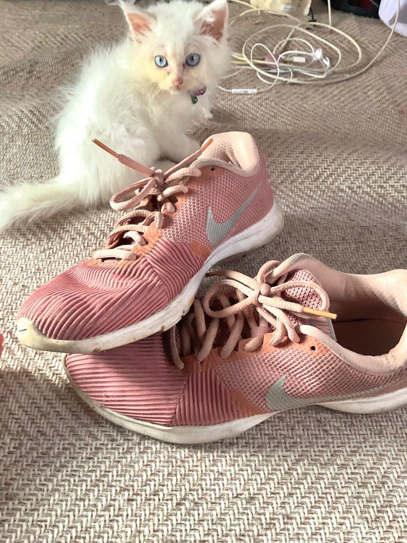 Nike flex bijoux rose top