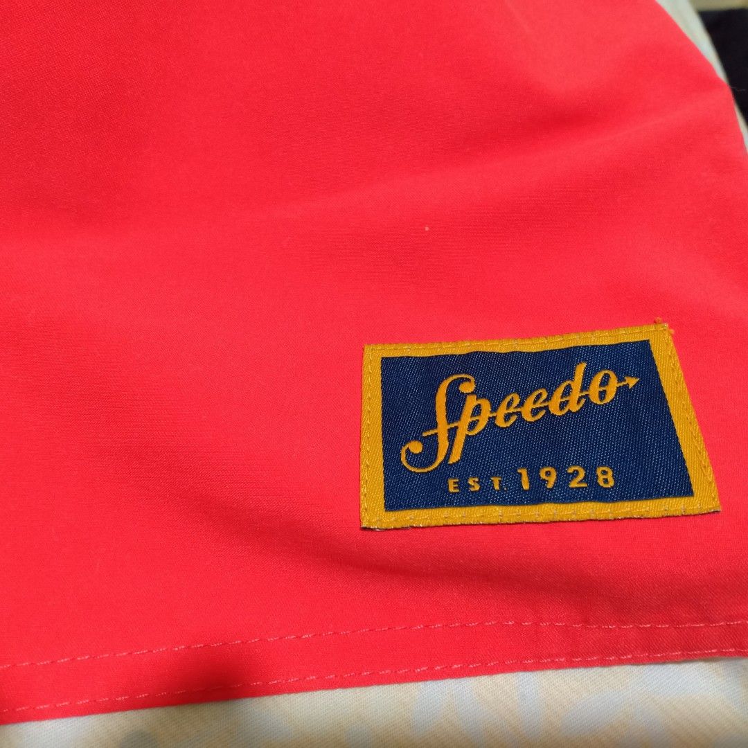 Speedo Beach/Board Shorts Large Men's (Category: Swim Trunks & Board Shorts) located in Manila. Submitted by lmaoo29 (Listing ID 1340608898, Image 2). Description: Worn only twice and slightly negotiable.