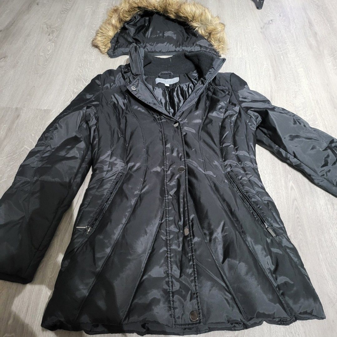 Winter Down Jacket (Category: Coats, Jackets and Outerwear) located in Singapore. Submitted by basedinbkk (Listing ID 1281174042, Image 4). Description: Bought the Anne Klein black one at $200+ from Colorado Denver. Selling at $50 each..