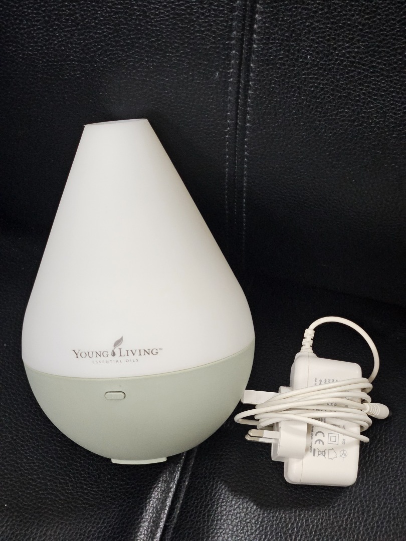 Young Living Diffuser 水滴型超聲波精油擴香機 香薰機, 傢俬＆家居, 家居香薰 - Carousell