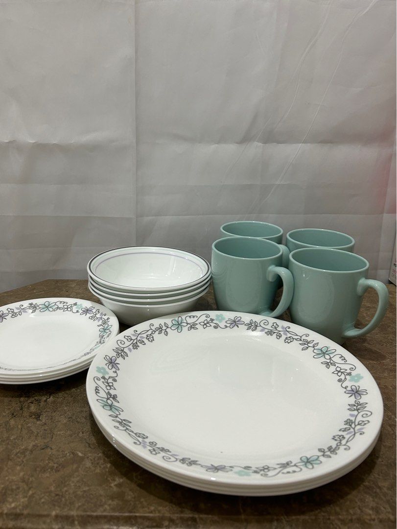 16 pc Corelle set (Category: Dinnerware & Cutlery) located in Davao. Submitted by sabrinarp (Listing ID 1340822916, Image 2). Description: 16 PC BLUE FLOWER CORELLE SET Set includes: 4 dinner plates 4 appetizer plates 4 bowls 4 mugs Never used!.