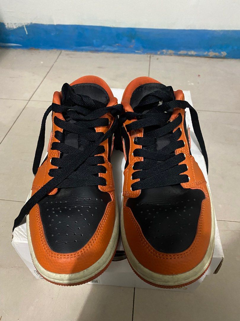 Air Jordan 1 Low SE (Category: Sneakers) located in Makati City. Submitted by jahjahmaemae (Listing ID 1340763779, Image 3). Description: .