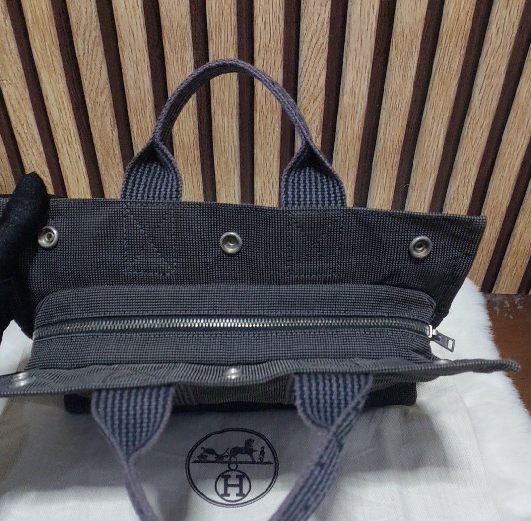 Authentic Hermes Herline Small Tote Bag (Category: Luxury Bags & Wallets) located in Binangonan. Submitted by makoleksyon (Listing ID 1340842713, Image 3). Description: excellent condition like new no flaws rare size 9x12 inches super handy lng gamitin napaka tibay water proof and dust proof din sya with dust bag included bought in Japan 💯% Authentic Money back guarantee.