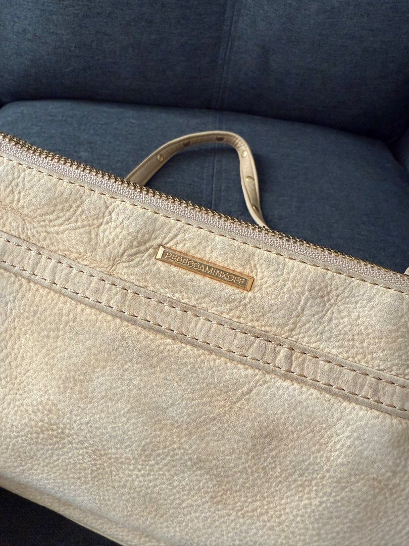 Authentic Rebecca Minkoff Mini Mac Crossbody Bag (Category: Luxury Bags & Wallets) located in Pasig City. Submitted by mipreluxe2 (Listing ID 1340749160, Image 3). Description: Authentic Rebecca Minkoff Mini Mac Crossbody Bag In good used condition Guaranteed authentic 💯 Normal signs of usage, refer to the photos Message me if you want additional photos. 📍Kindly manage your expectations. No inclusions BDO, BPI, Gcash Grab, Lalamove, LBC (cop/co