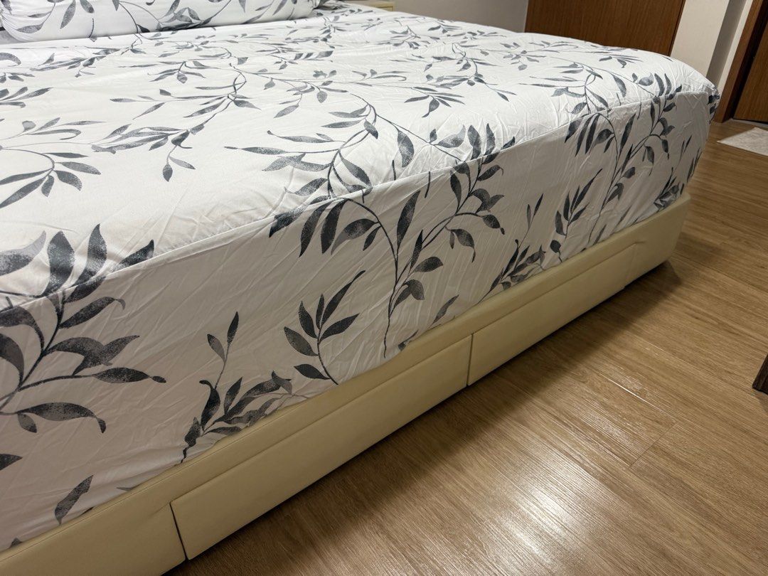 Bed frame (Category: Bed Frames & Mattresses) located in Singapore. Submitted by rocketmoon0202 (Listing ID 1340721979, Image 2). Description: selling away my bedframe..still in good condition.it has two medium size drawer. Exclude the mattress.. Negotiable.. Do take note to arrange your own pick up. .