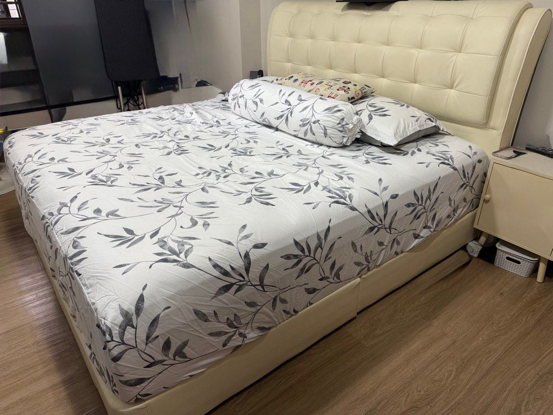 Bed frame (Category: Bed Frames & Mattresses) located in Singapore. Submitted by rocketmoon0202 (Listing ID 1340721979, Image 1). Description: selling away my bedframe..still in good condition.it has two medium size drawer. Exclude the mattress.. Negotiable.. Do take note to arrange your own pick up. .