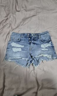 (Category: ) located in . Submitted by mooncakes (Listing ID 1340757222, Image 1). Description: .