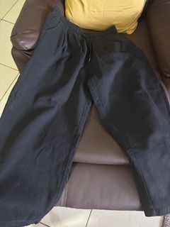 (Category: ) located in . Submitted by Thrifted (Listing ID 1340778674, Image 1). Description: .