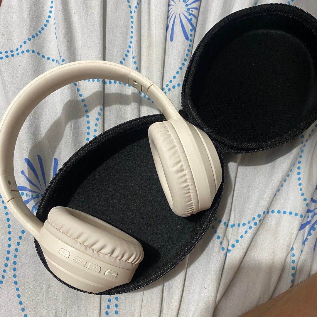 Brand new Headphone (Category: Headphones & Headsets) located in Prosperidad. Submitted by stuffby_deni (Listing ID 1340826856, Image 2). Description: brandnew lenovo think plus head phone with box never been used mas prefer earpods, noice cancelation perfect for traveling .