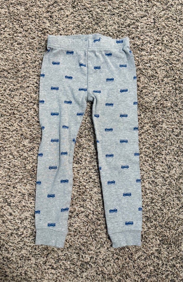 Carter’s pajama set 3T (Category: Babies & Kids Fashion) located in Cavite. Submitted by fordeclutter (Listing ID 1340673781, Image 3). Description: No flaws.