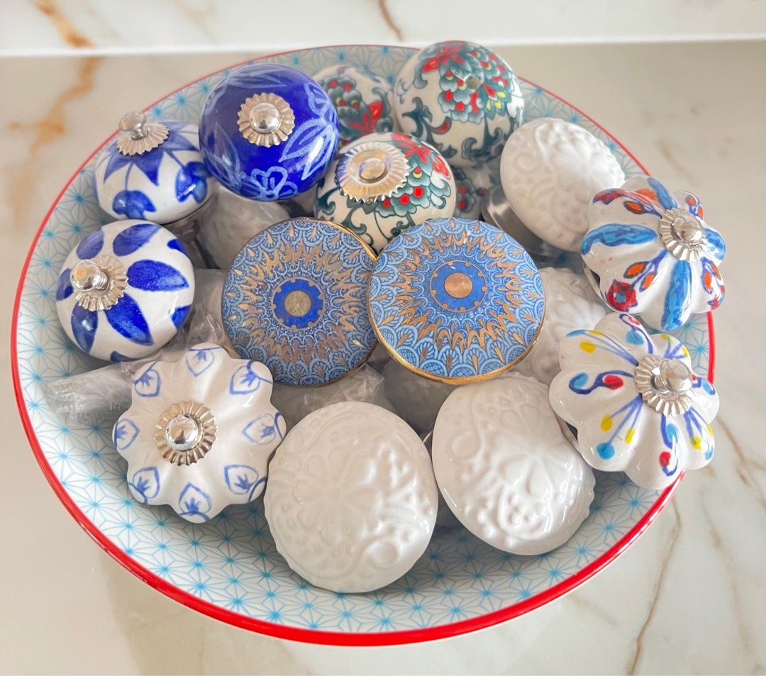 Ceramic Knobs (Category: Home Improvement Tools & Accessories) located in Singapore. Submitted by ritadee71 (Listing ID 1340740126, Image 2). Description: Beautiful ceramic knobs for adding some colour to your old wardrobes … $5 each Pick up from Marine Parade .