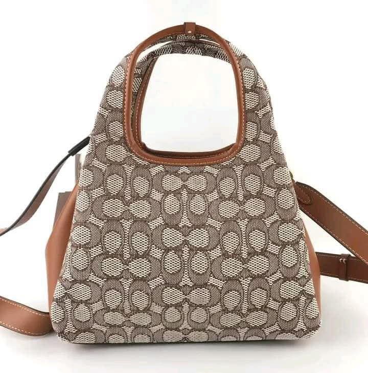 Coach lana (Category: Luxury Bags & Wallets) located in Pasig City. Submitted by mgmanila (Listing ID 1340706917, Image 3). Description: CCH Lana Shoulder Bag Dimensions;22.5cm (L) c 31.5cm (H)x 13.5cm(w) 2,800 ✔️Cash on Pickup (COP) via LBC available ✔️Cash on Delivery (COD) available ✔️MOP: Gcash,Maya And Bank transfer ✔️Shipping via Lalamove, Grab and Joyride ✔️Yes to Same day delivery🥰 📩DM us for more info or any inquiries📩 DISCLAIMER: MG 