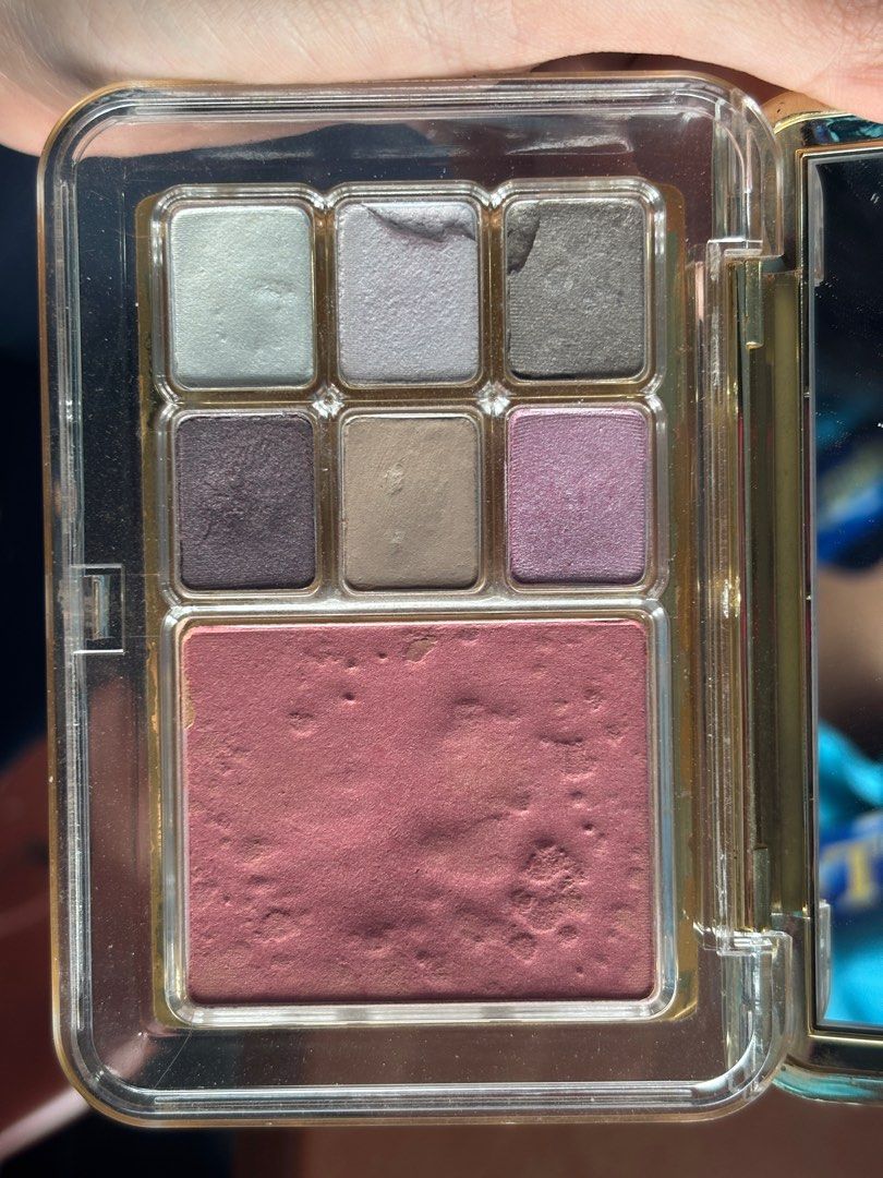 estee lauder x michael kors eyeshadow pallete (Category: Makeup) located in Pinamalayan. Submitted by dumpanddeclutter (Listing ID 1340697444, Image 2). Description: will sanitize before shipping. rfs: rarely used.
