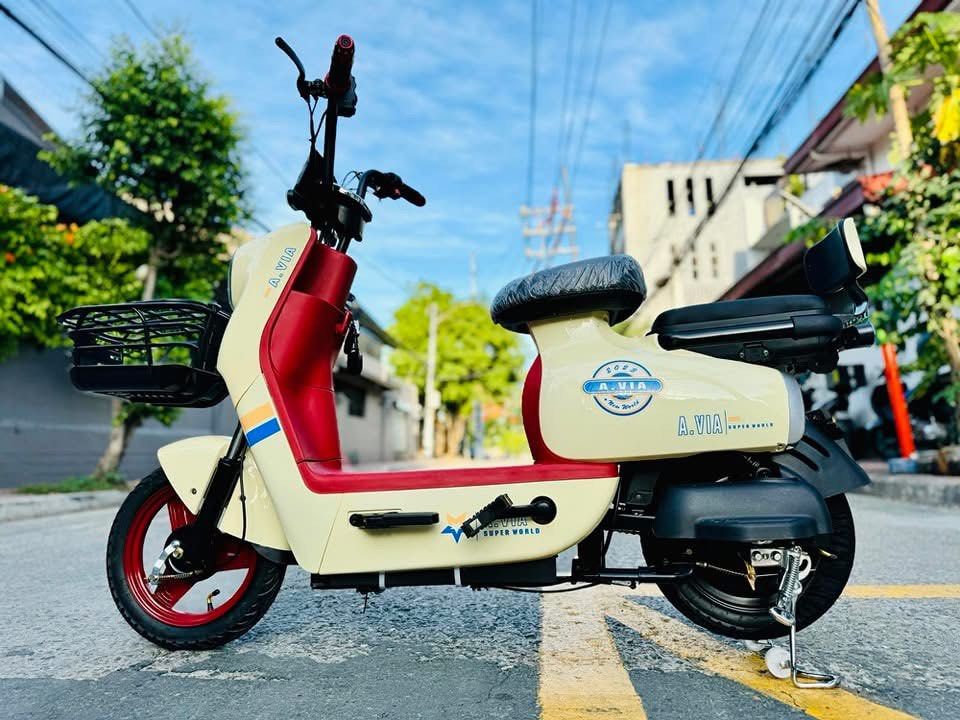 FAXXO 2 WHEELS E-BIKE 😍 (Category: Bicycles) located in Marikina City. Submitted by keionlines85428 (Listing ID 1340815411, Image 3). Description: FAXXO 2 WHEELS E-BIKE 😍 ₱13,500 👌🏼 FREE HELMET FREE ASSEMBLE & DEMO WITH CERTIFICATE OF OWNERSHIP SPECIFICATIONS: ▪️Digital Gauge Panel (Speed, Battery, Signal light) ▪️48V12Ah (SLA Battery) ▪️350 Watts Brushless Hub Motor ▪️10-15km ▪️35-40kph Speed ▪️14"x2.50" Tubeless Tire ▪️120kg Load capacity ▪
