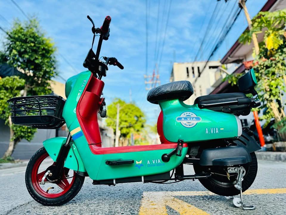 FAXXO 2 WHEELS E-BIKE 😍 (Category: Bicycles) located in Marikina City. Submitted by keionlines85428 (Listing ID 1340815411, Image 2). Description: FAXXO 2 WHEELS E-BIKE 😍 ₱13,500 👌🏼 FREE HELMET FREE ASSEMBLE & DEMO WITH CERTIFICATE OF OWNERSHIP SPECIFICATIONS: ▪️Digital Gauge Panel (Speed, Battery, Signal light) ▪️48V12Ah (SLA Battery) ▪️350 Watts Brushless Hub Motor ▪️10-15km ▪️35-40kph Speed ▪️14"x2.50" Tubeless Tire ▪️120kg Load capacity ▪