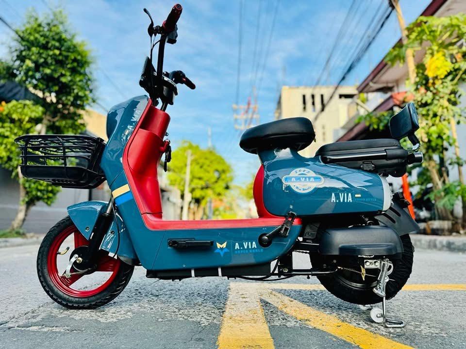 FAXXO 2 WHEELS E-BIKE 😍 (Category: Bicycles) located in Marikina City. Submitted by keionlines85428 (Listing ID 1340815411, Image 1). Description: FAXXO 2 WHEELS E-BIKE 😍 ₱13,500 👌🏼 FREE HELMET FREE ASSEMBLE & DEMO WITH CERTIFICATE OF OWNERSHIP SPECIFICATIONS: ▪️Digital Gauge Panel (Speed, Battery, Signal light) ▪️48V12Ah (SLA Battery) ▪️350 Watts Brushless Hub Motor ▪️10-15km ▪️35-40kph Speed ▪️14"x2.50" Tubeless Tire ▪️120kg Load capacity ▪